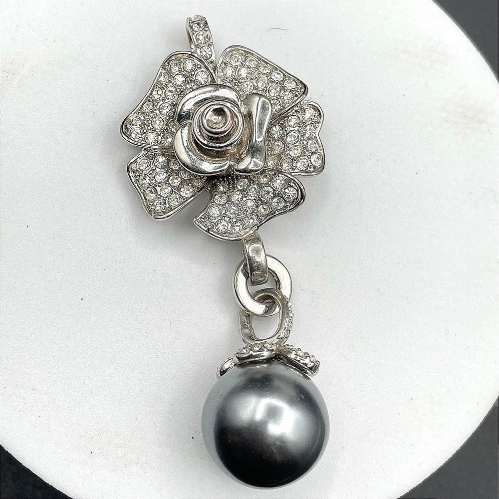 VTG Silver-Tone Floral Pave Crystal Embellished Black Dangling Pearl Pendant Y2K